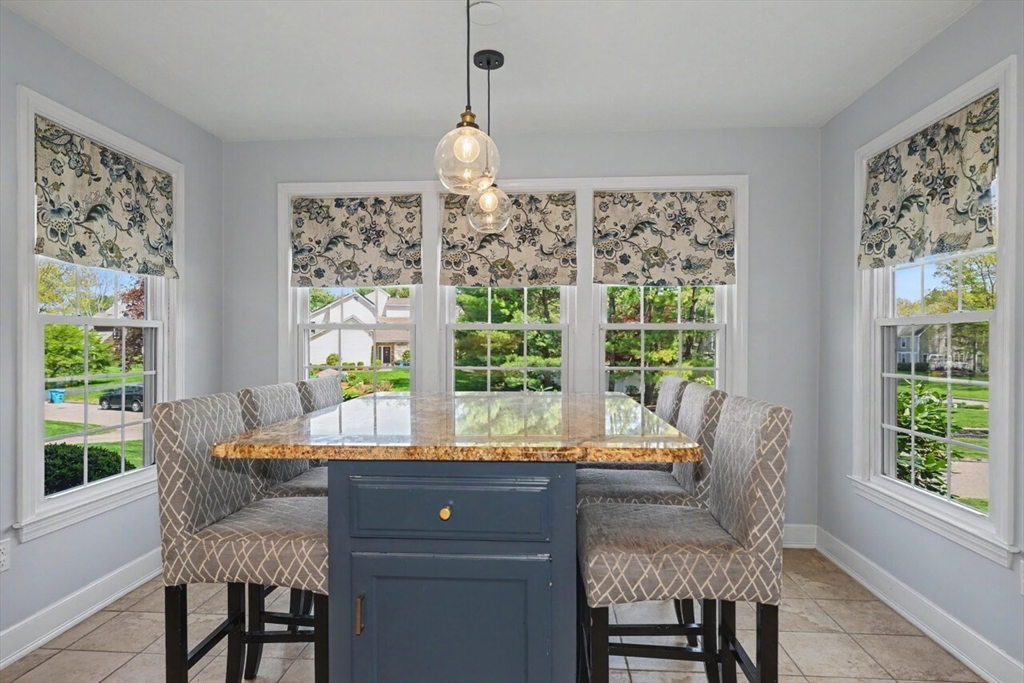 215 Rolling Meadow Dr, Holliston, MA Photo #6