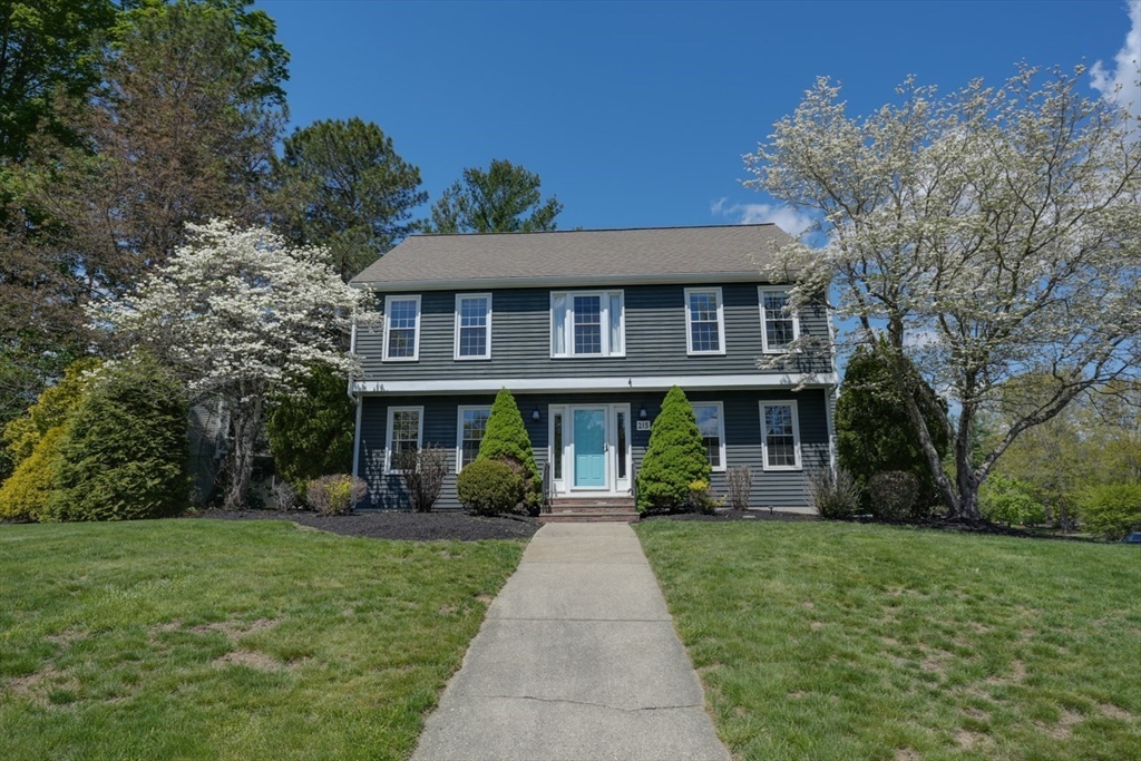 215 Rolling Meadow Dr, Holliston, MA Photo #1
