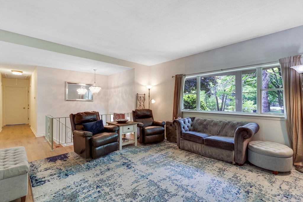15 Conestoga Rd