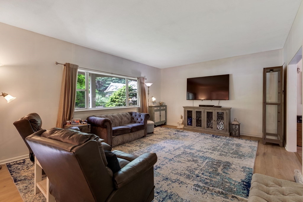 15 Conestoga Rd