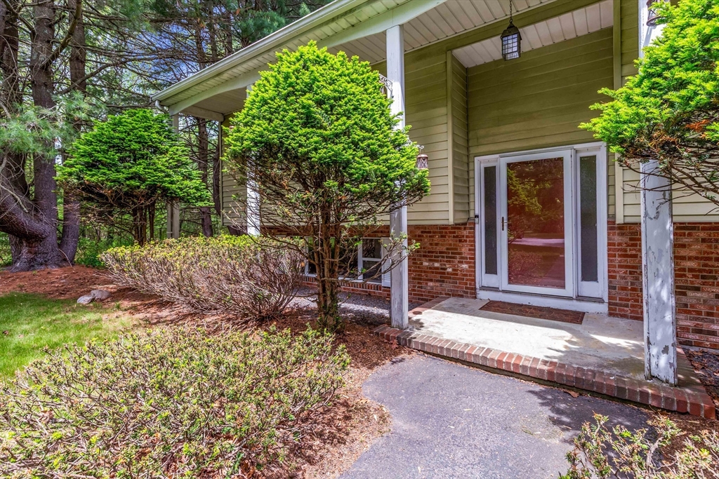 15 Conestoga Rd