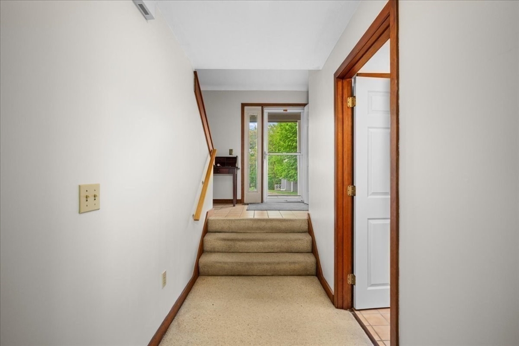 4 Victoria Dr 1