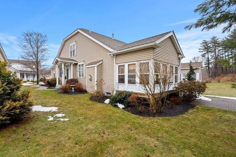 Photo of 3 Larkspur Cir #3, Georgetown, MA 01833 (MLS # 73479920)