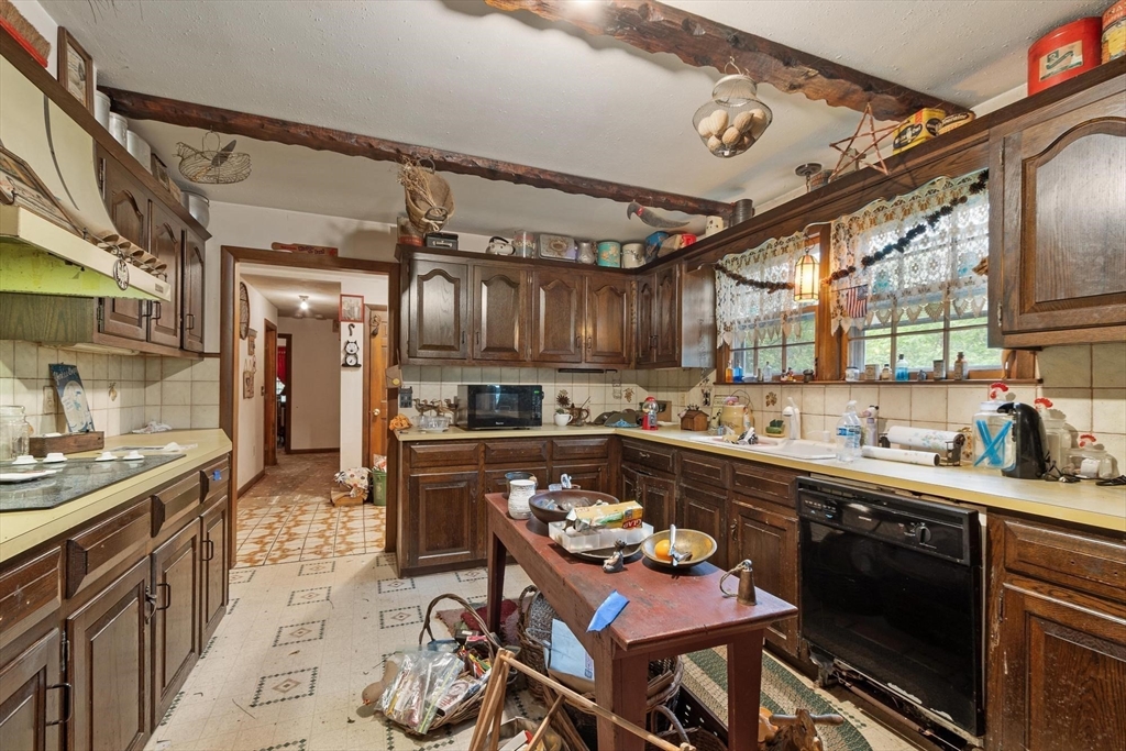 354 Maple St, Bellingham, MA Photo #19