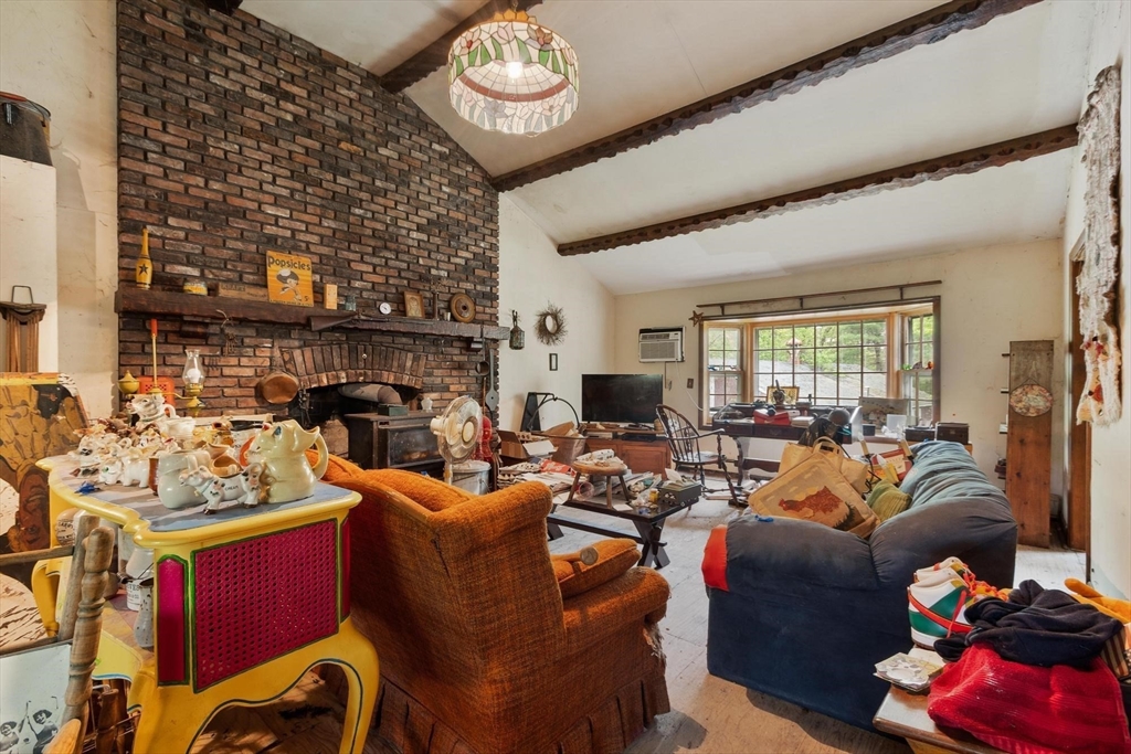 354 Maple St, Bellingham, MA Photo #17