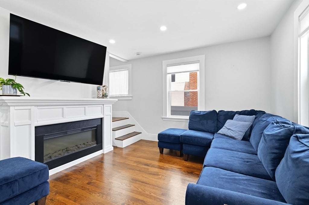 43 Standish St, Weymouth, MA Photo #9