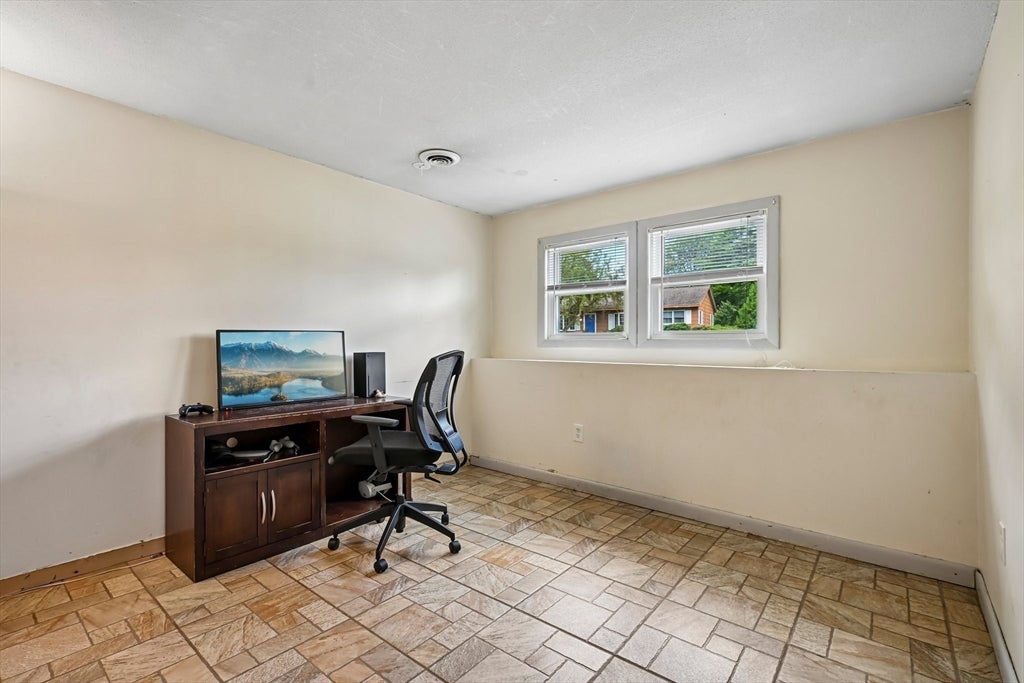 12 Barnard Rd, Lawrence, MA, 12 Barnard Rd, Lawrence, MA Photo #17