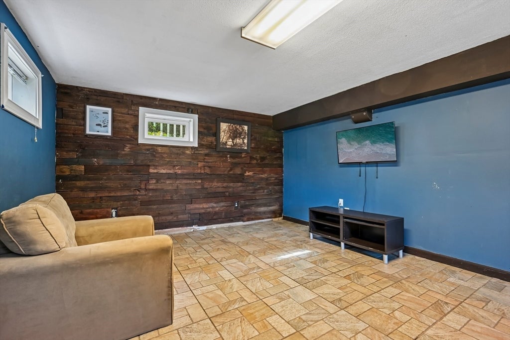 12 Barnard Rd, Lawrence, MA, 12 Barnard Rd, Lawrence, MA Photo #15