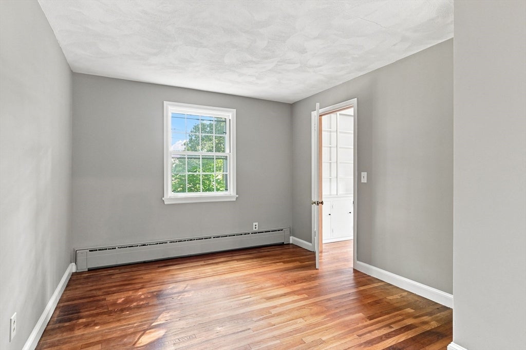 92 Oak Hollow Rd, Springfield, MA Photo #14