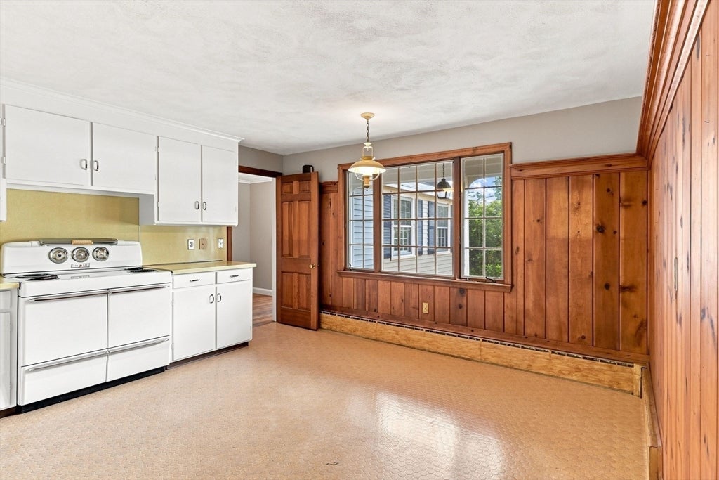 92 Oak Hollow Rd, Springfield, MA Photo #26