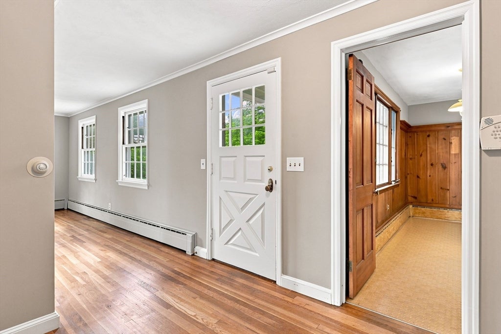 92 Oak Hollow Rd, Springfield, MA Photo #5