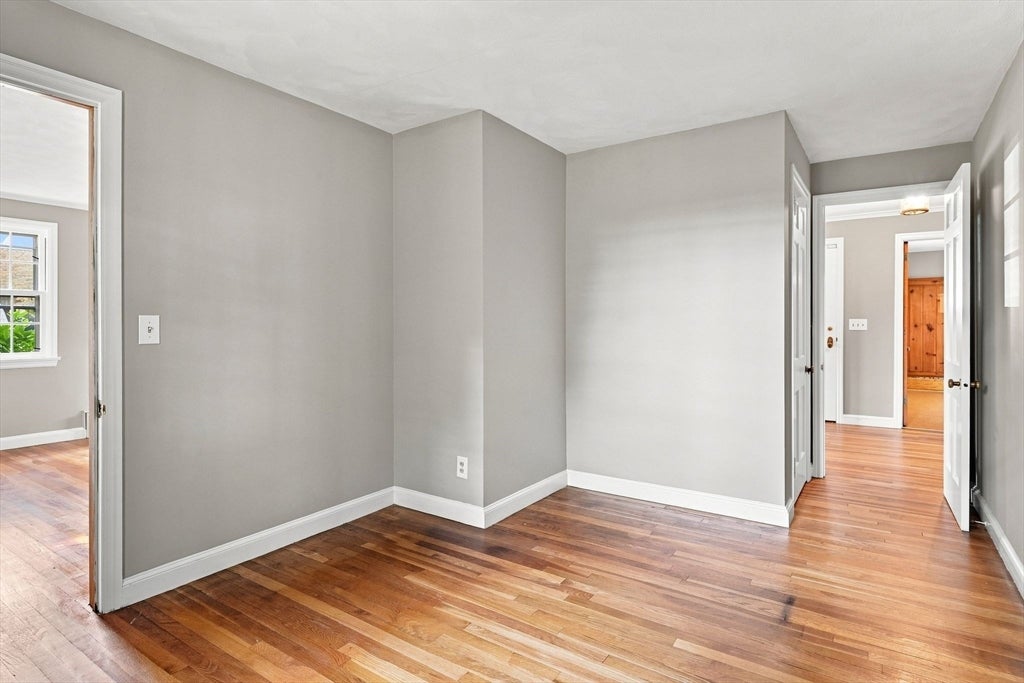 92 Oak Hollow Rd, Springfield, MA Photo #15