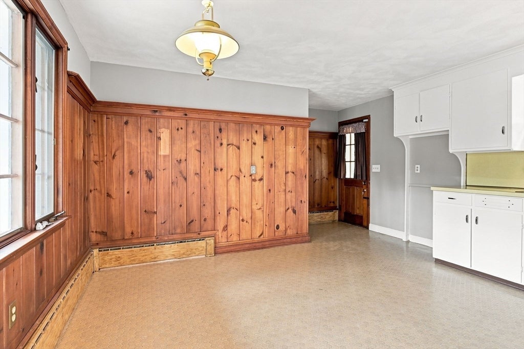 92 Oak Hollow Rd, Springfield, MA Photo #27