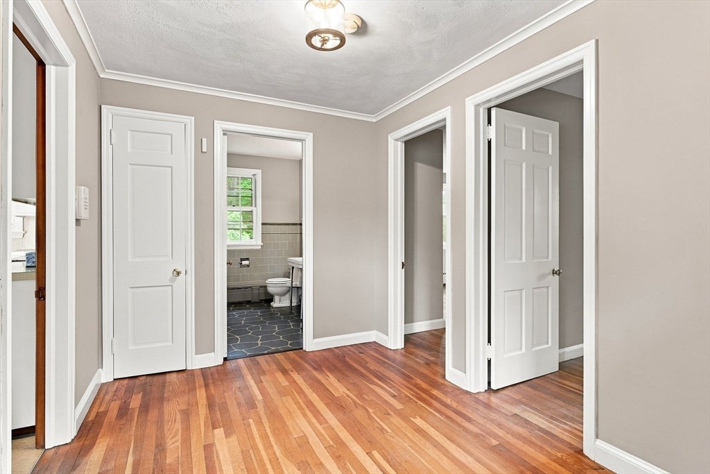 92 Oak Hollow Rd, Springfield, MA Photo #7