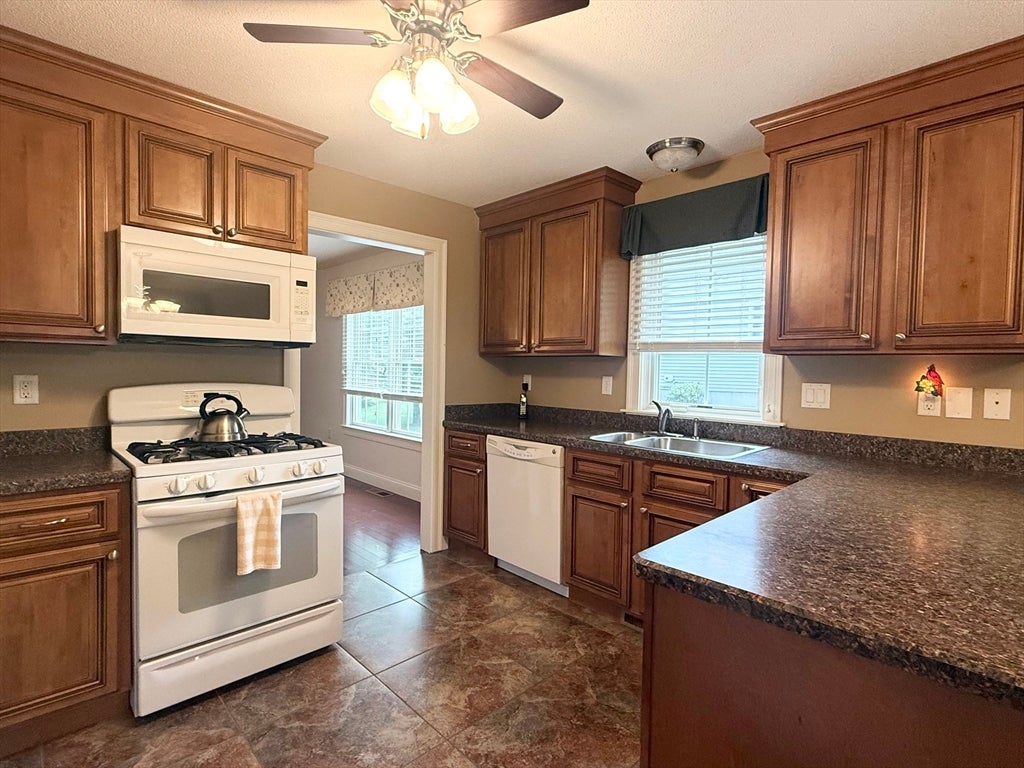 23 Cherry Drive #23, Wilbraham, MA, 23 Cherry Drive #23, Wilbraham, MA Photo #6