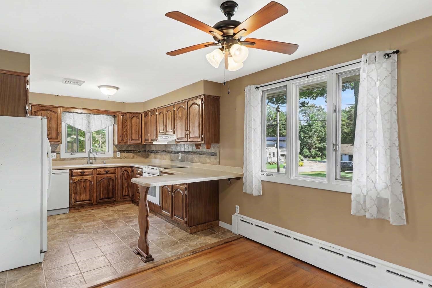 47 Restful Valley Rd, Tiverton, RI Photo #11