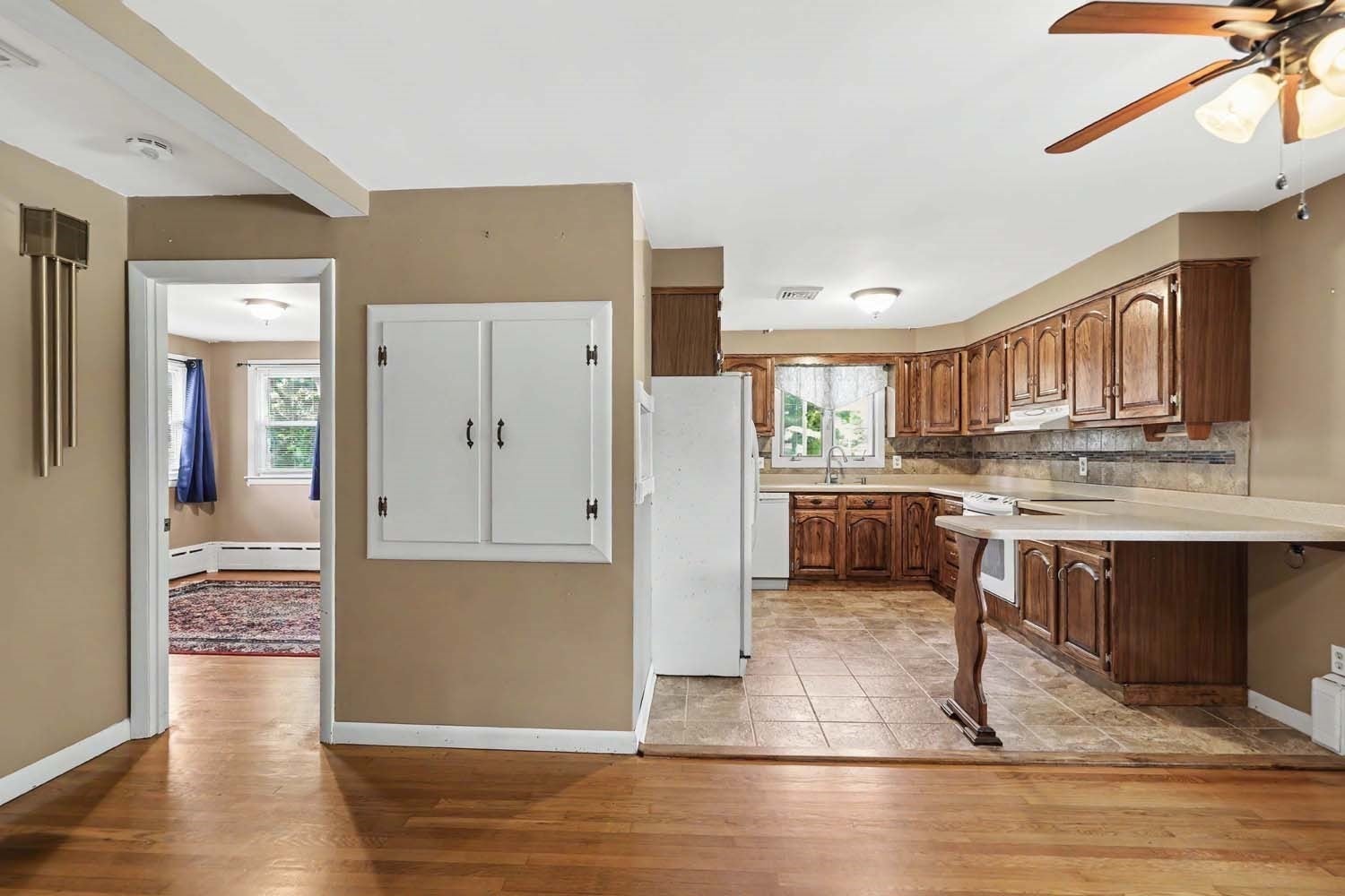 47 Restful Valley Rd, Tiverton, RI Photo #14