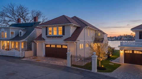 Photo of 19 Lincoln House Point #19, Swampscott, MA 01907 (MLS # 73584423)