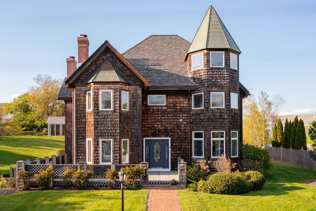Photo of 4 Harborview Road, Hull, MA