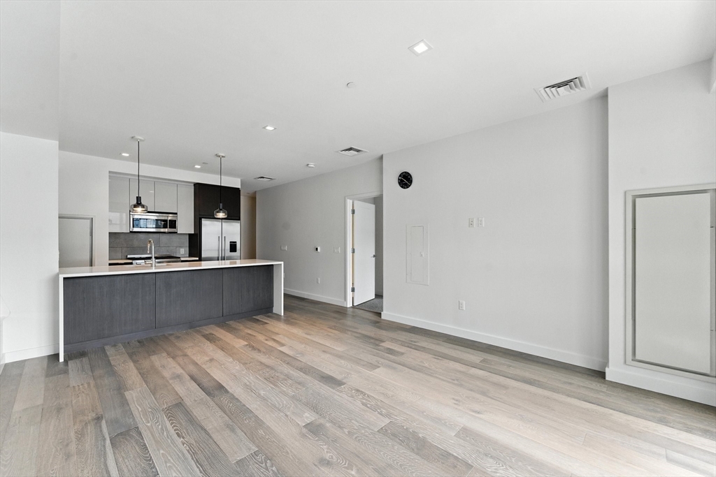 375 Canal St 615