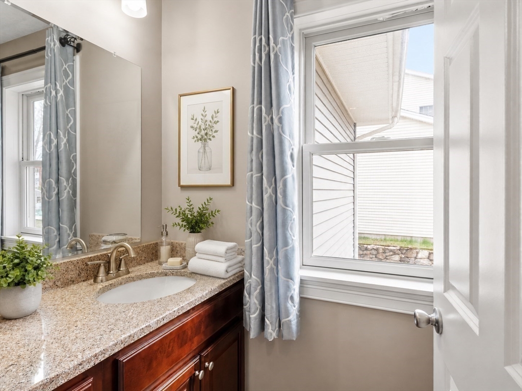 79 Beaudryave AVE, Chicopee, MA Photo #22
