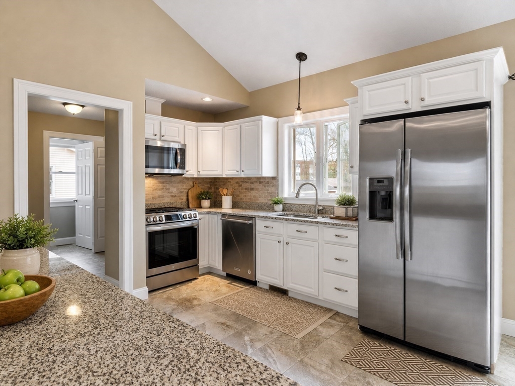 79 Beaudryave AVE, Chicopee, MA Photo #14