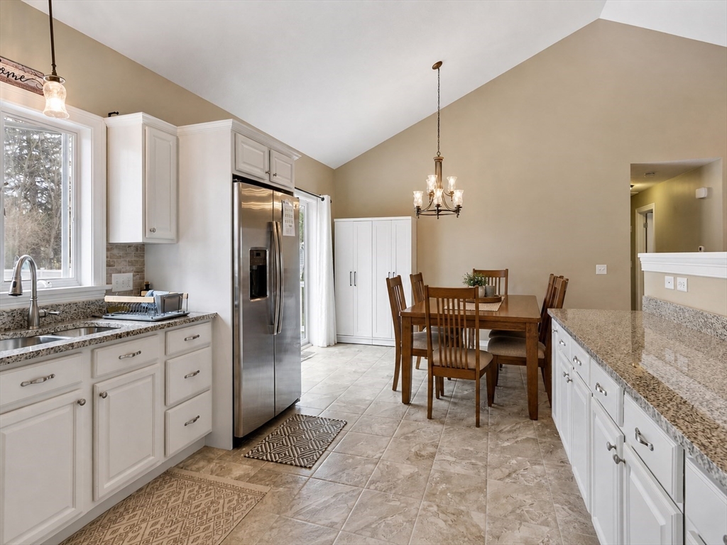 79 Beaudryave AVE, Chicopee, MA Photo #8