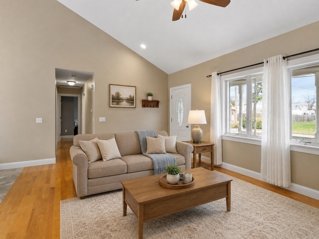 79 Beaudryave AVE, Chicopee, MA Photo #10