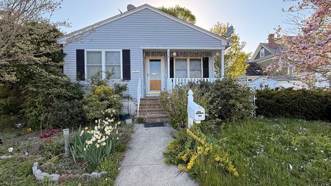 Photo of 739 County St, New Bedford, MA 02740 (MLS # 73516766)