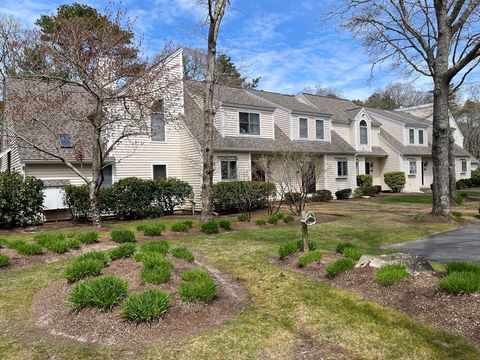 Condominium in Mashpee MA 75L Shellback Way.jpg