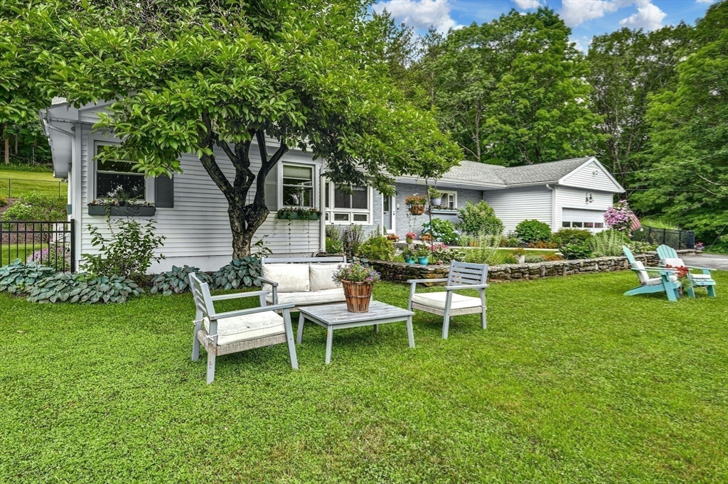 6 Black Hill Rd