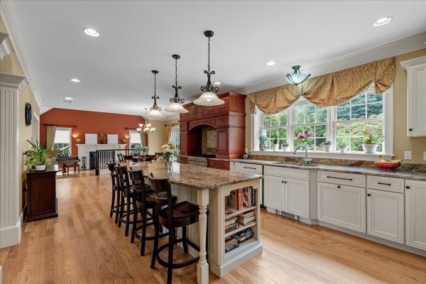 33 LAUREN LN, SCITUATE, MA 02066 - Image afb3bc247bbcddad255ea61db2f40923/1087121921