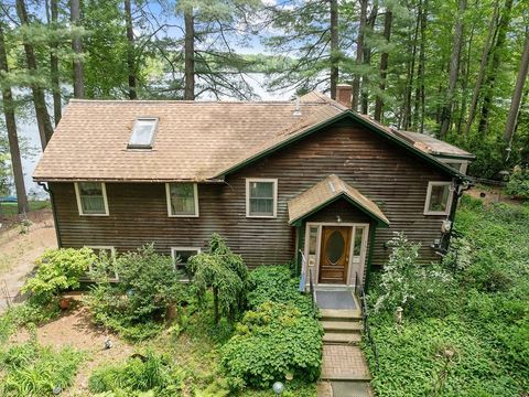 151 Flynn Rd Lunenburg MA 01462