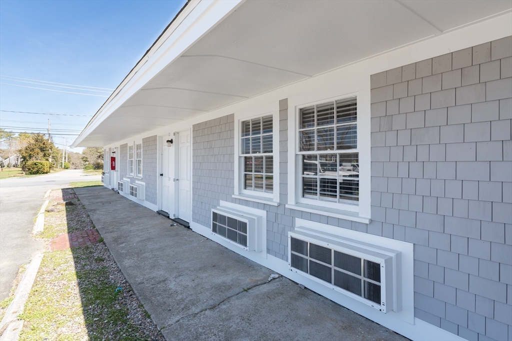 1547 Main St