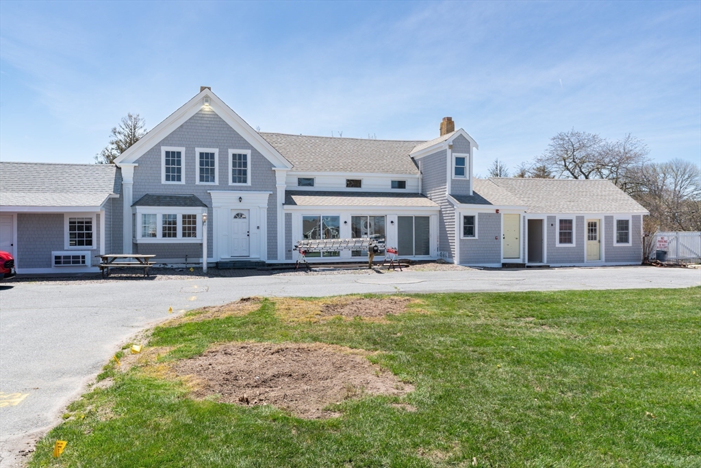 1547 Main St