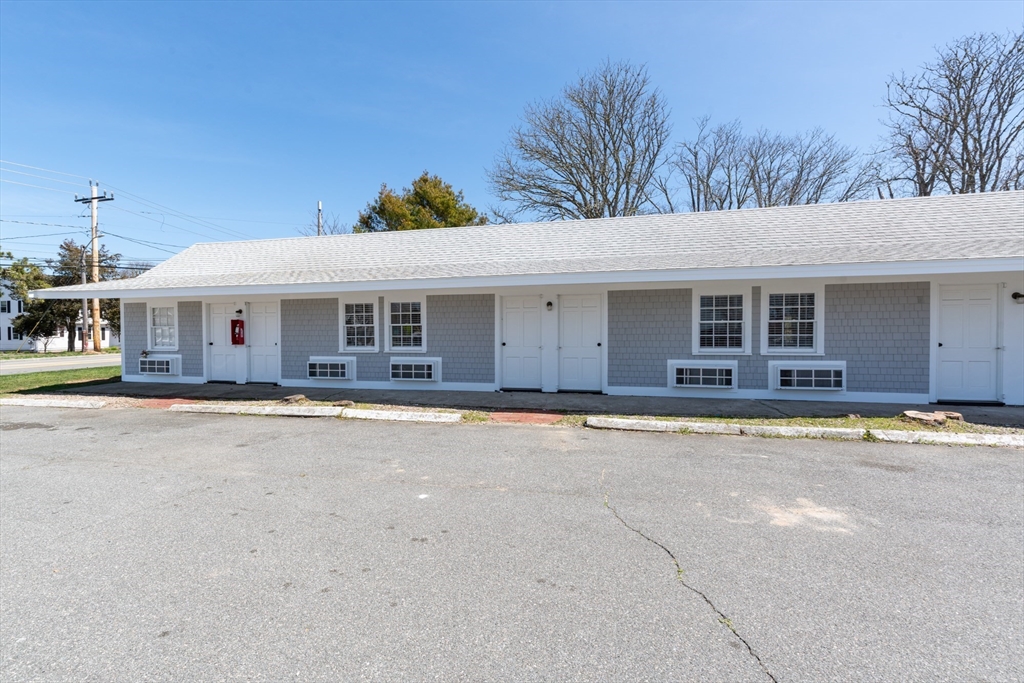 1547 Main St