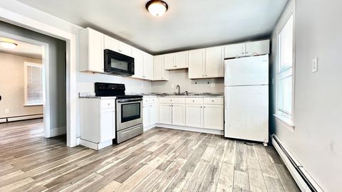 Photo of 164 Pleasant St #3, Attleboro, MA 02703 (MLS # 73476990)