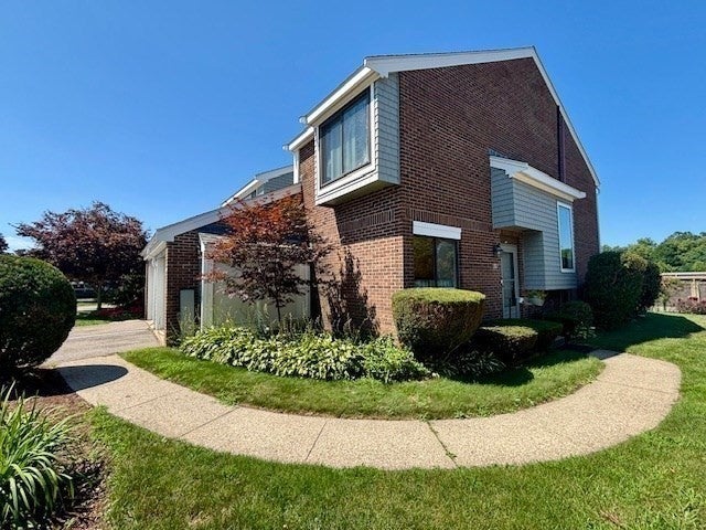 272 Greenbrook Drive 272