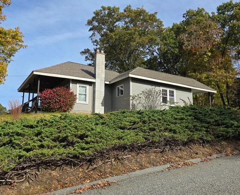 41 Villanova St East Longmeadow MA 01108