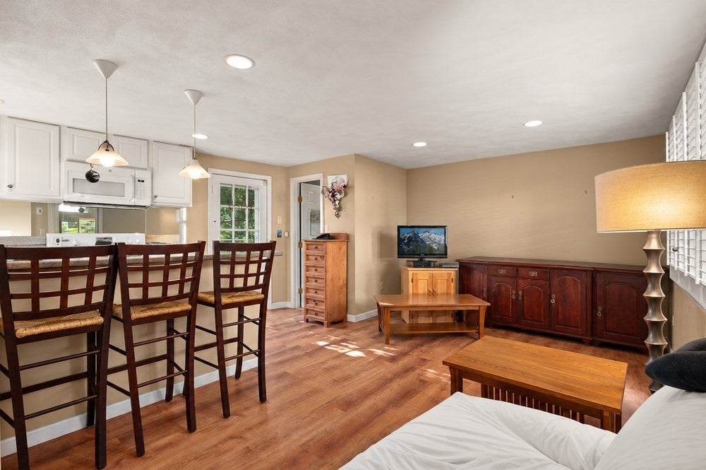 57 Hillcrest St, Waltham, MA Photo #8