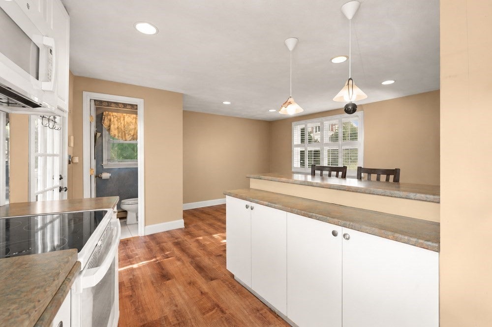 57 Hillcrest St, Waltham, MA Photo #6