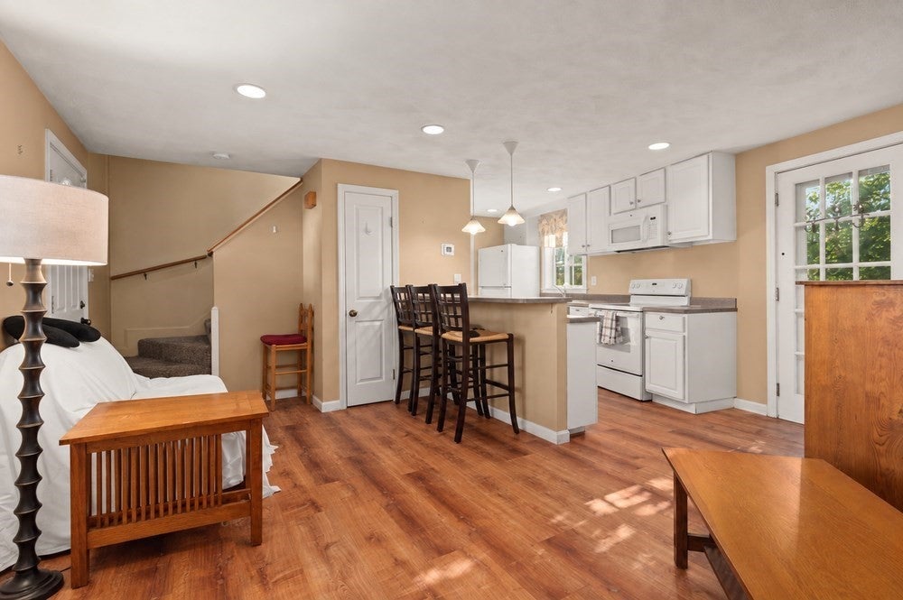 57 Hillcrest St, Waltham, MA Photo #9