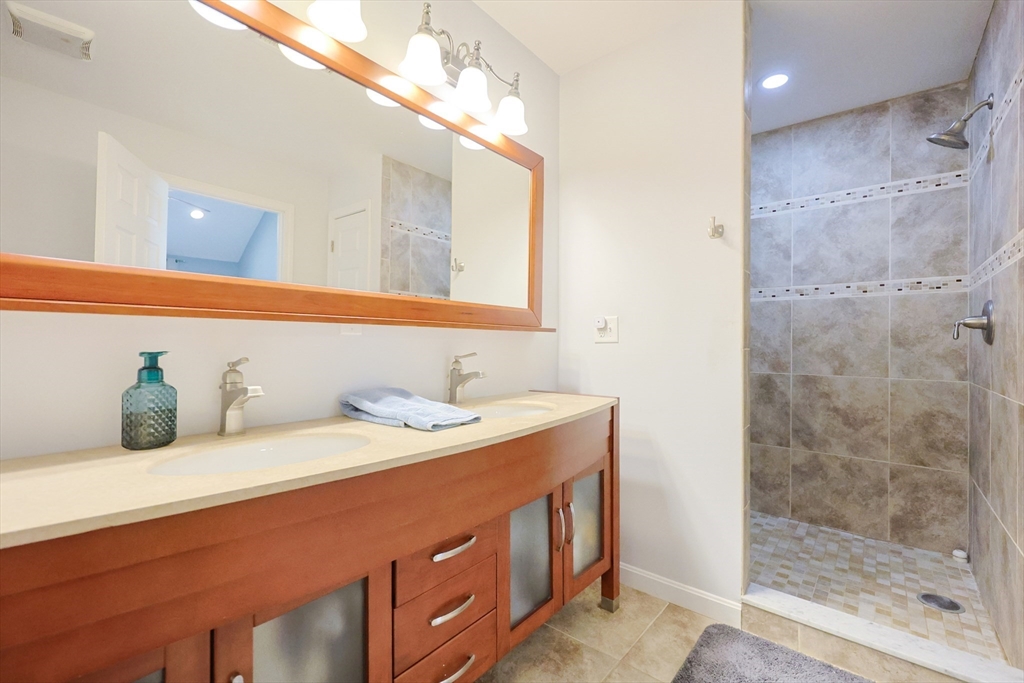 Bellingham, Massachusetts 02019, United States, 4 Bedrooms Bedrooms, ,3 BathroomsBathrooms,Residential,Active,115588