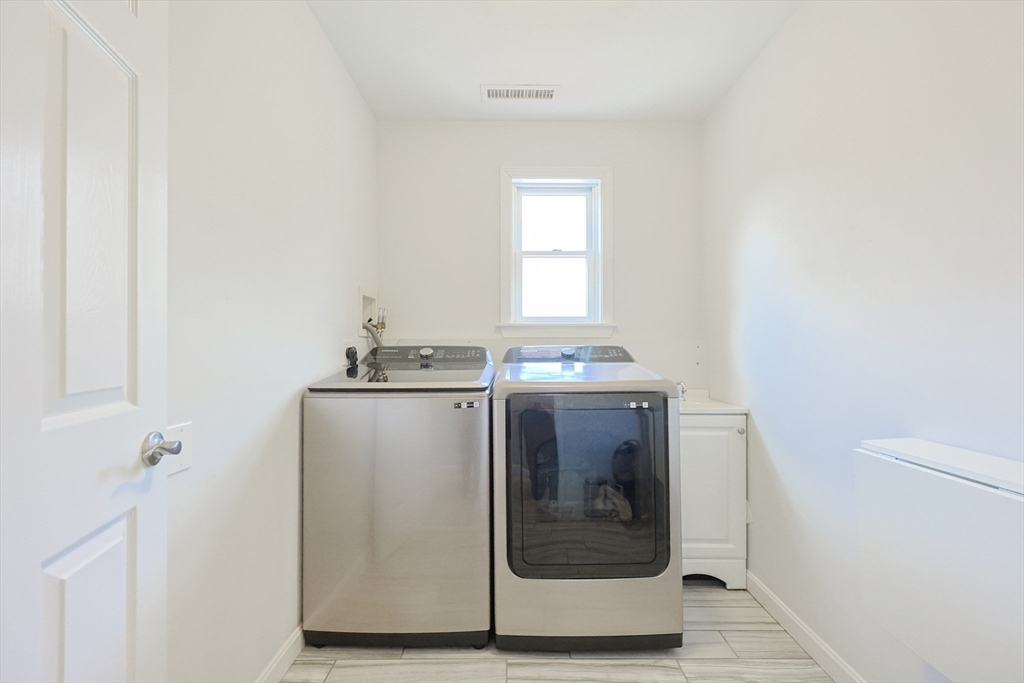 Bellingham, Massachusetts 02019, United States, 4 Bedrooms Bedrooms, ,3 BathroomsBathrooms,Residential,Active,115588