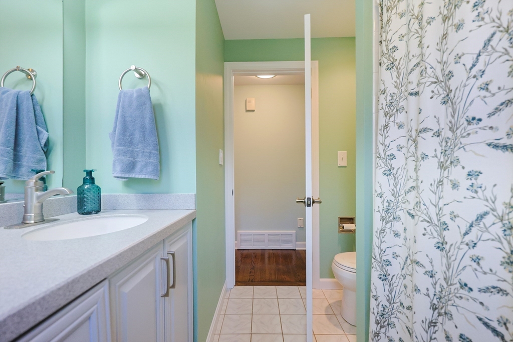 Bellingham, Massachusetts 02019, United States, 4 Bedrooms Bedrooms, ,3 BathroomsBathrooms,Residential,Active,115588