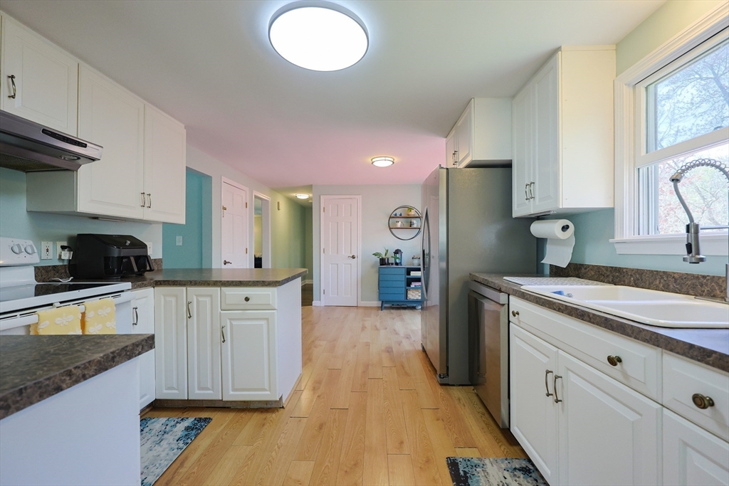 Bellingham, Massachusetts 02019, United States, 4 Bedrooms Bedrooms, ,3 BathroomsBathrooms,Residential,Active,115588