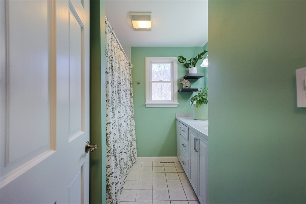 Bellingham, Massachusetts 02019, United States, 4 Bedrooms Bedrooms, ,3 BathroomsBathrooms,Residential,Active,115588