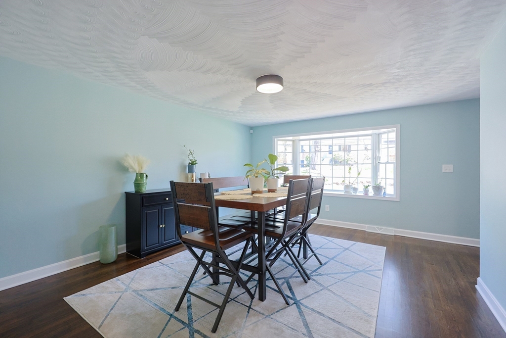 Bellingham, Massachusetts 02019, United States, 4 Bedrooms Bedrooms, ,3 BathroomsBathrooms,Residential,Active,115588