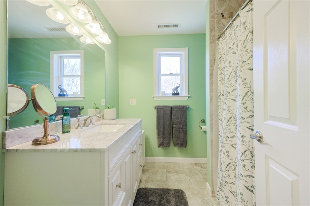 Bellingham, Massachusetts 02019, United States, 4 Bedrooms Bedrooms, ,3 BathroomsBathrooms,Residential,Active,115588