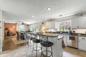 5 Lancaster Ln